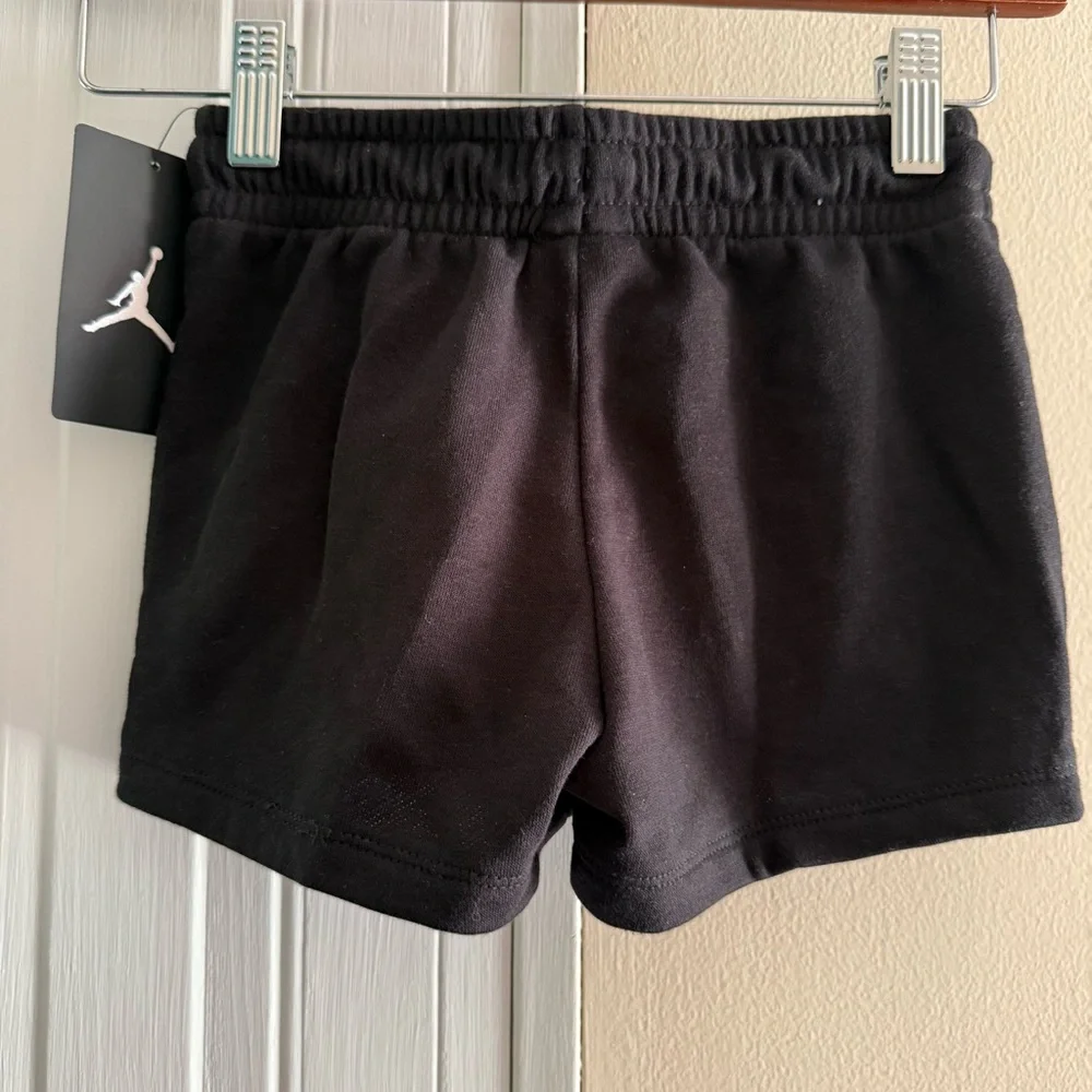 Jordan Kids Girls Essentials Athletic Shorts Black Size 6 NWT 35A771-023 - Picture 3 of 3